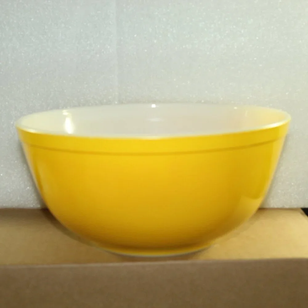Vintage Pyrex Primary Colors Yellow 403 Nesting/Mixing Bowl 2.5 Quart